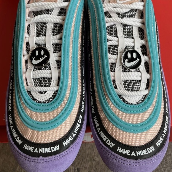 Nike air max “have a Nike day” size 11 750 cad - Picture 3 of 8